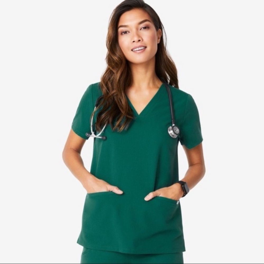 Figs Casma Three Pocket scrub top